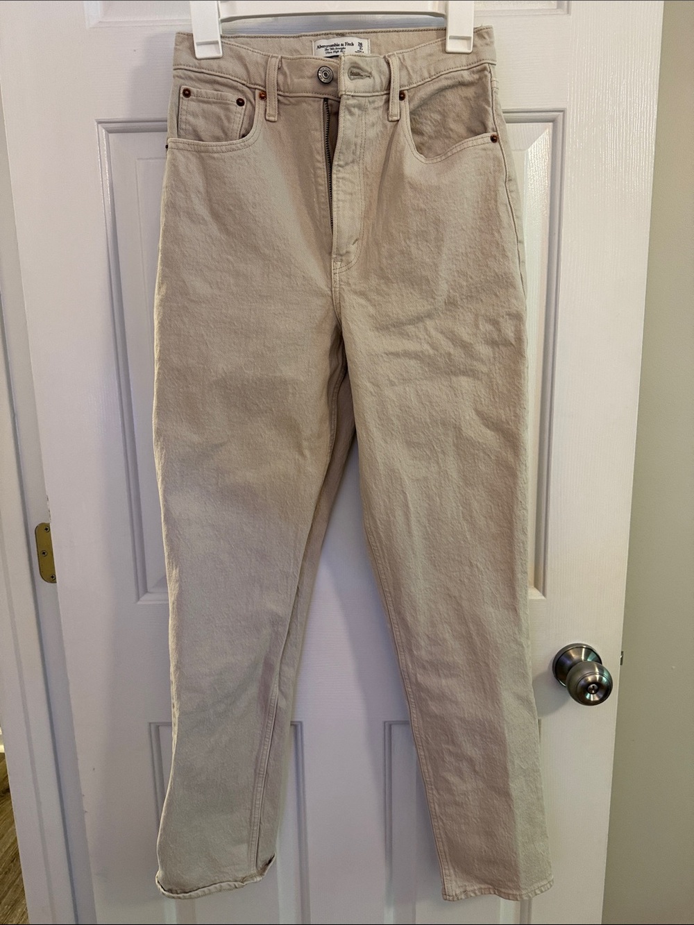 Abercrombie & Fitch Straight-Leg Jeans in Beige